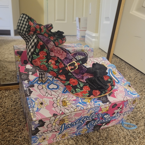 EUC Irregular Choice Summer Breeze Red Floral/Black & White Gingham Heels EU 40 - Picture 3 of 8